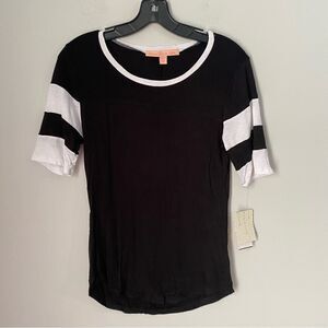 Rebellious One Women’s Scoop Neck Short Sleeve Black and White Tee size S